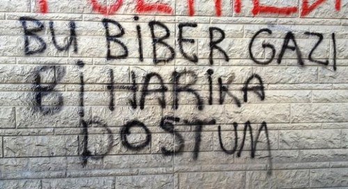 Gezi-Parki-direnisini-anlatan-duvar-yazilari 1370756512