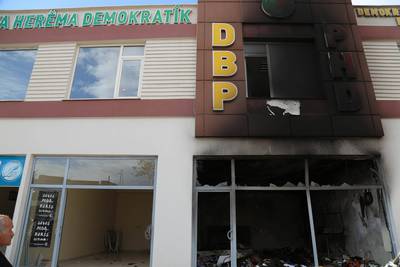 DBP ilçe binası ateşe verildi