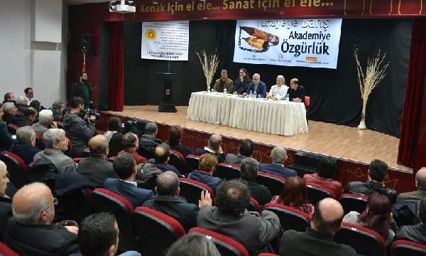 İzmir Emek ve demokrasi güçleri akademisyenlere destek 2
