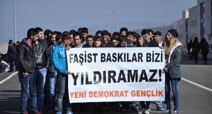 680x365cc-der-19-11-14-polis-baskilari-protesto