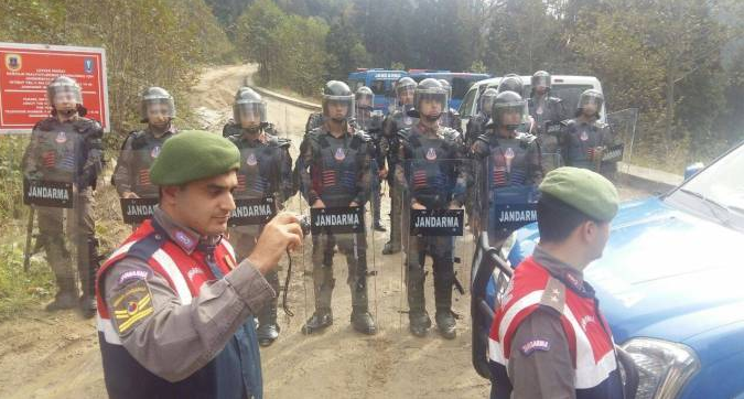 Yeşil yol inşaatına jandarma koruması